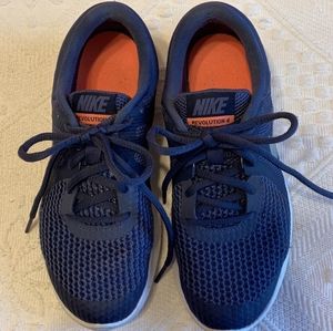 Nike Revolution Sneakers